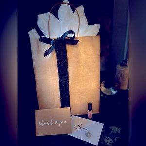 Hi fashion followers! First order with me, gets FREE NYX lip cream. D~🖤